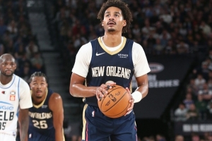 鹈鹕主帅：普尔心理韧性极强 每天走进训练馆都能看到他在苦练