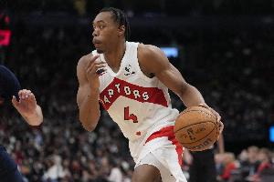 手感一般但全能！斯科蒂-巴恩斯11中3拿到10分12板4助3断