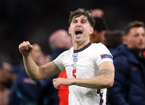 泰晤士：斯通斯因伤病困扰曾一度打算退役 他是英格兰的后防基石