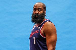 专心烙饼！哈登投篮6中1 但送出5分5板11助2断