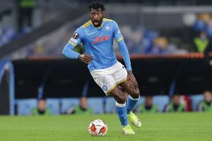 罗马诺：那不勒斯即将续约中场安古伊萨，双方已经在交换文件