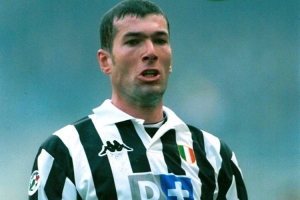 尤文旧将谈齐达内：第一次训练就让我们感慨他是从哪个星球来的