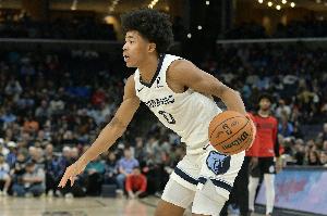 贝恩接班者！韦尔斯半场8中5拿下16分2板 次节独得10分