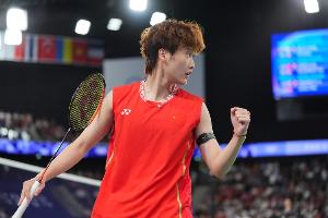 法国羽毛球公开赛女单32强赛，陈雨菲轻取布桑南顺利晋级