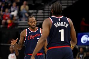 漫不经心的状态又来了！哈登传球小卡&全队停滞 爵士扣篮打停快船