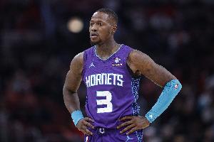 同伙下注赢钱后 将超20万美元现金直接送到了罗齐尔家中