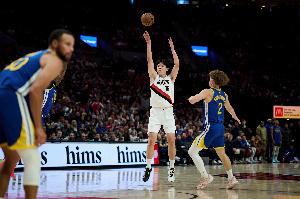 勇士加时险胜！24小时内将飞往波特兰对阵遭主帅被捕风波的开拓者