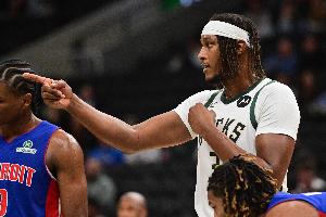 名记：今夏特纳认为自己值得2500万+年薪 步行者报价不超过2200万