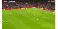 再下一城！卡塞米罗远射被防守球员挡进球门，曼联2-0领先