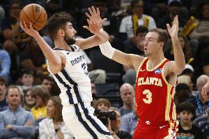 三场仅投9个三分&占全队8%！斯奈德：我们都希望肯纳德多投