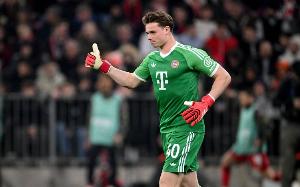 乌尔比希禁区外手球未出牌！德足协：皮球反弹时手臂处于自然状态