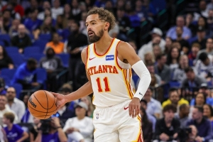 核心控卫！特雷-杨上半场6中3得到10分2板8助 罚球4中3