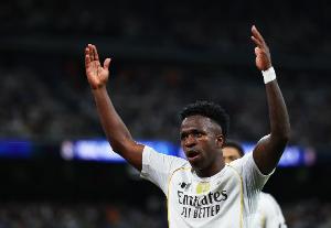 球迷热议维尼修斯道歉未提阿隆索：对教练的道歉呢？请尊重他