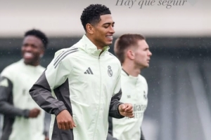 心情很不错！贝林厄姆晒雨天训练照：新的一天到来啦