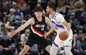 媒体人：杨瀚森在防守端依然被点名 里斯把握住了机会