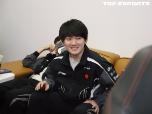 JackeyLove赛后更博：兄弟们打的好 下把继续加油！