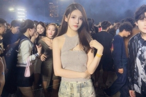 DOTA2解说蛋糕晒演唱会照：知道迟到大王会迟到 所以我也迟到