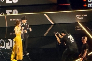 王思聪“杀手”youdang更新微博晒现场观赛：外战看滔博！