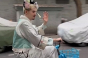 G2官媒发布整活日常：兔走心还在，正在前往赛场观赛