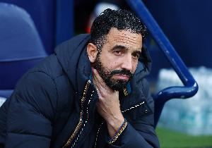 记者：曼联12月5场比赛晚上8点或之后开球，赛程安排不顾球迷感受