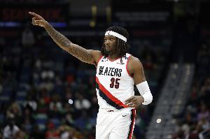 开拓者从G联盟召回罗威！媒体人：球队前场竞争变得更加激烈