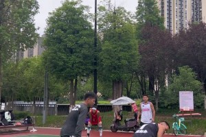 我在的球队能赢！巴克利放话：92梦之队能完爆08救赎之队！