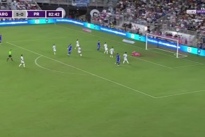 造乌龙！冈萨雷斯打门碰到波多黎各球员后入网，4-0领先！