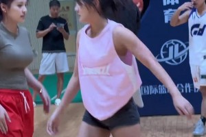 有一说一，灰衣服姑娘的三分球真的有点实力的