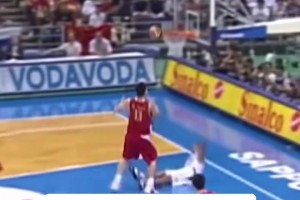 小学生变大佬，库里拍摄广告大佬气势十足！