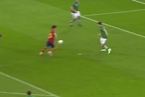 优雅！大卫席尔瓦连续扣球让防守球员罚站！