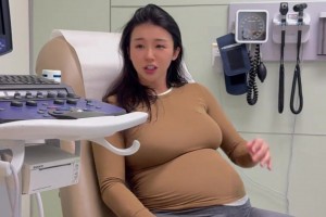 张曼源完成第一次孕晚期产检 体重飙升至179斤！