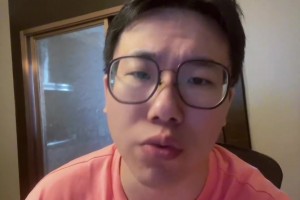 孔祥宇：杨瀚森6犯离场 手部动作控制不好 力量对抗处于下风