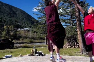 把对手都打笑了！世界杯名场面：尼日利亚门将戳了戳梅西的脸！