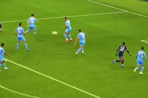 进球可不少！马奎尔2013年进球集锦！头球是真的稳！