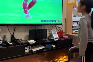 闹麻了！网友整活：国安化身“鸡排哥”迎接最后几轮的对手