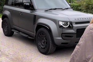 这颜值是不是目前曼联队中最帅了，小姐姐能不能叫芒特把胡子刮刮