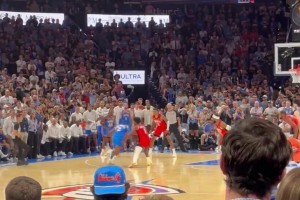 这就是双MVP！亚历山大关键时刻单吃阿门进超难绝平中投！