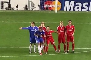 重炮型中卫传奇时刻！阿莱士欧冠重炮攻破利物浦！