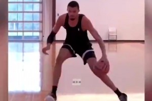 文班此前谈少林寺修行：在那更多是坚韧内心，身体训练也很特别