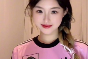 曼联球迷的烦恼！红魔女球迷都这么漂亮，喜欢哪位真的很难选