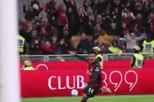 大连英博球迷：没想到我们成申花争冠绊脚石，特谢拉跟老娘们一样