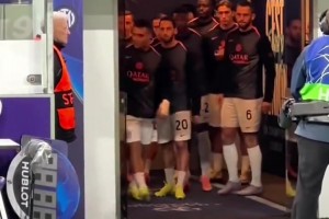 有梅老板那范儿了！实拍：劳塔罗率领国米众将出场