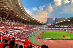 这也太猛了吧！索默这极限三连扑，是把对手看成拜仁了吗？