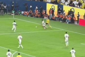 现场球迷实拍感叹：C罗真的不复当年之勇