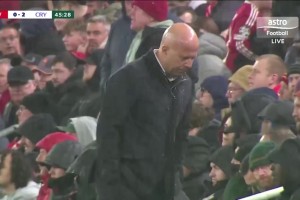 水晶宫这波行云流水的配合！给利物浦球员和场边斯洛特踢懵了啊