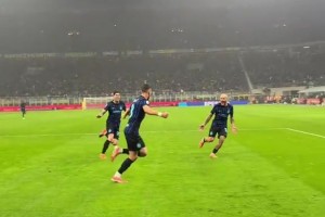 传奇后卫！科尔当年是怎么在英葡大战锁住年轻的C罗的？