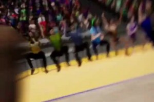 已经跑晕了！当你在场上防守库里时候 应该就是这样画面把？