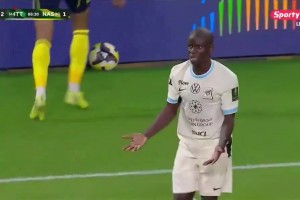 国外网友：第一次看到坎特在比赛中暴怒