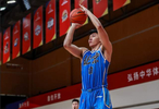 北京104-72山东！5人上双，范子铭进步，少杰低迷，山东锻炼新人