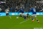 格拉利什射门遭封堵，埃弗顿对阵热刺英超激战